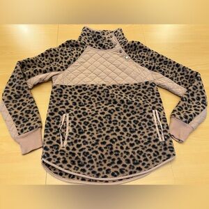 Abercrombie & Fitch Women’s Quilted Snap Up Neutral Brown Leopard Fleece Small